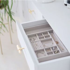 Expandable Jewelry Organizer Tray
